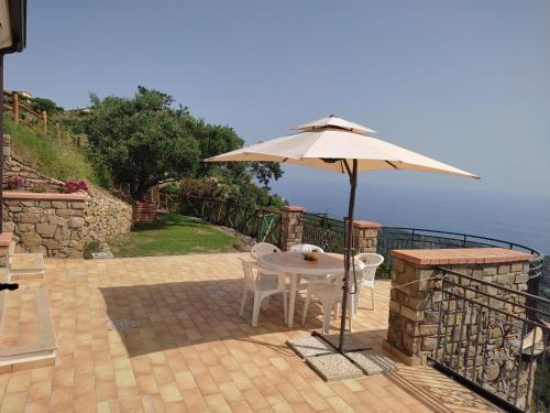 Il Ciuffo: ampia casa panoramica con parcheggio. — 4-Star Luxury Hotel in Pollica, Italy