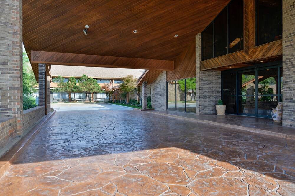 Best Western Plus Saddleback Inn & Conference Center - photo 57