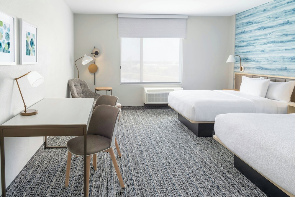 TownePlace Suites by Marriott Detroit Taylor - photo 8