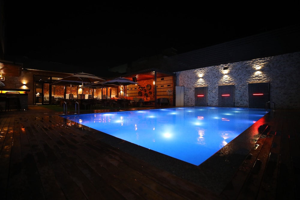 The Mystic Palms — hotel in Mathura