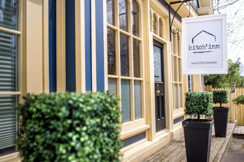 Amber Rose Inn in Halifax, Canada