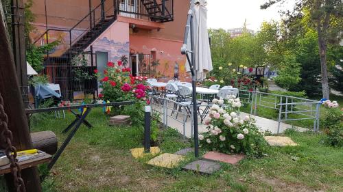 Mignon Mamaia — Unknown City — photo 5