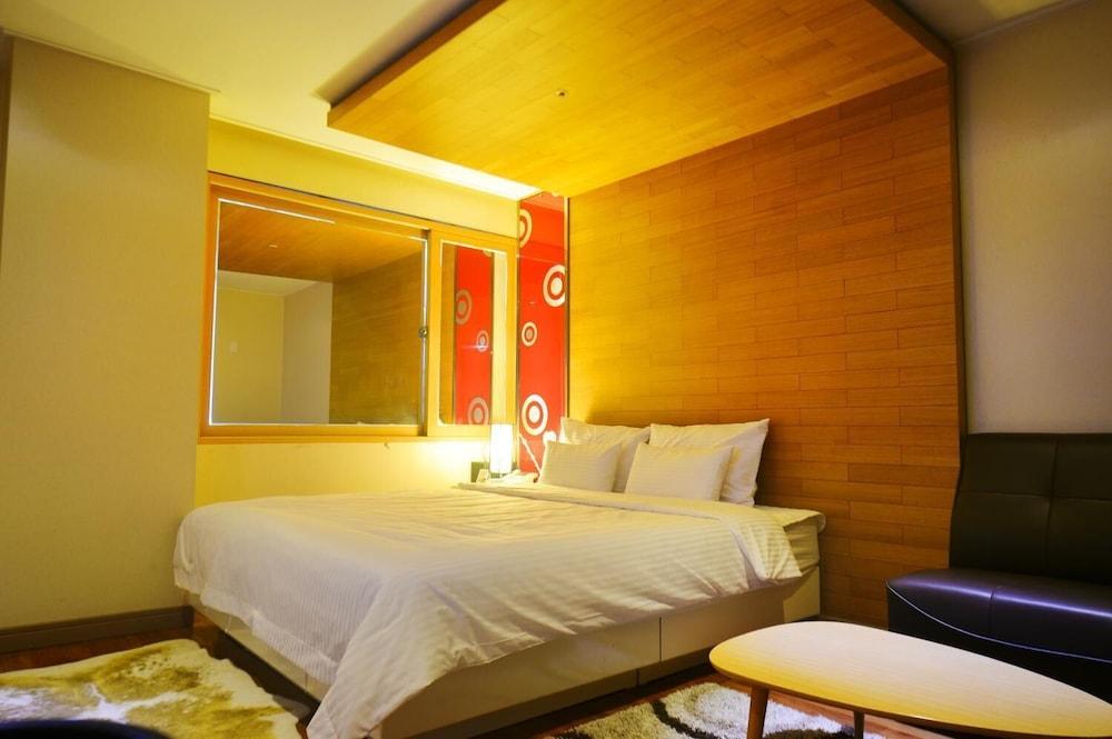Hotel K - carbon neutral hotel in Kimhae