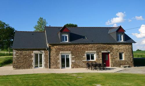 Gite De L'hamelinaie — 4-Star Luxury Hotel in Saint-James, France