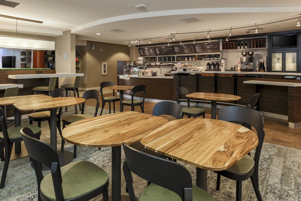 Courtyard by Marriott Potomac Mills Woodbridge - photo 16