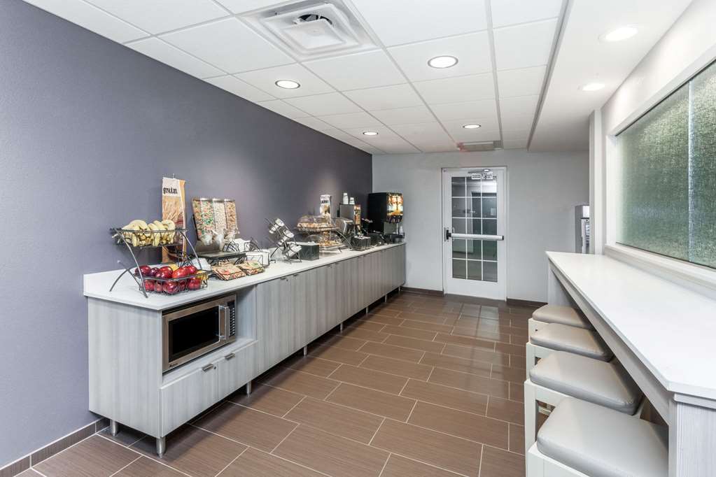 Microtel Inn & Suites by Wyndham West Fargo Medical Center - photo 15