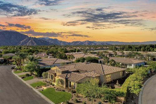 Luxury Griffin Estate 4900Sf Compound Pure Luxury Walk To Coachella And Stagecoach — 4-Star Luxury Hotel in La Quinta, United States