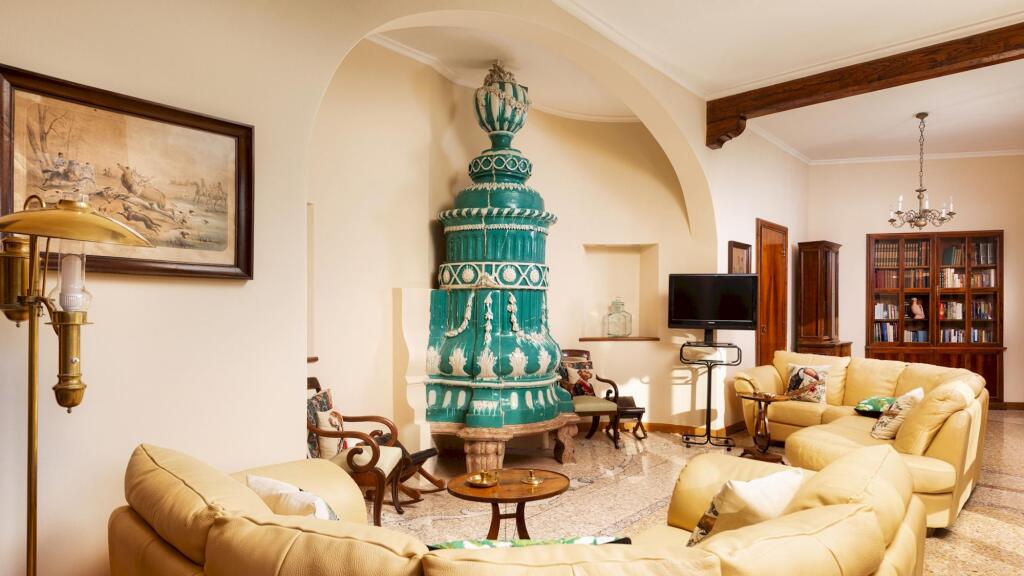 Villa La Pioppa — 4-Star Luxury Hotel in Pieve D'olmi, Italy
