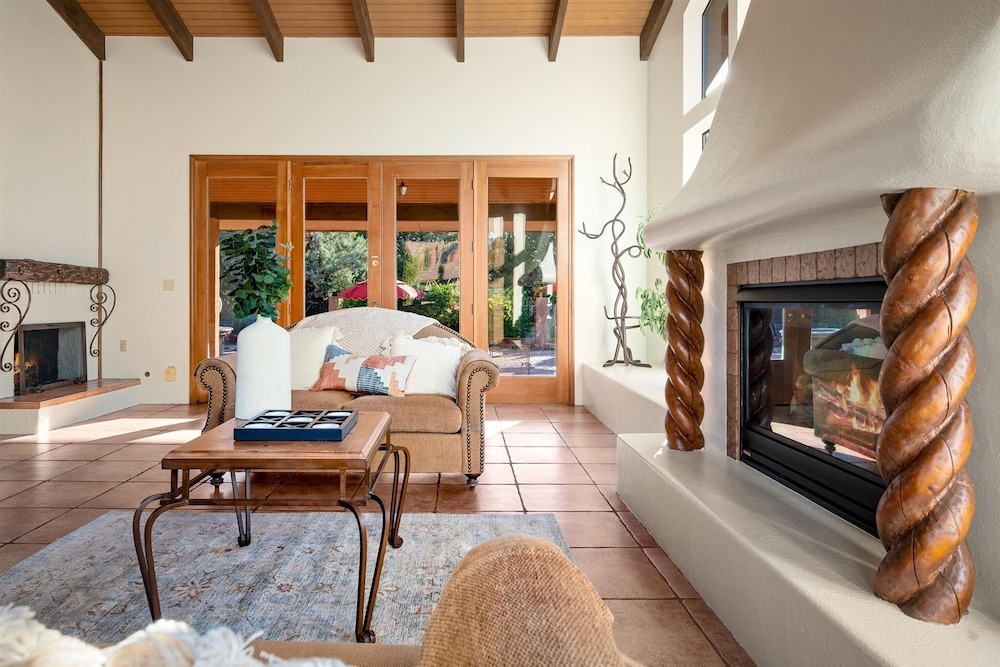 Adobe Village Southwest 1 Bedroom Apart Hotel by RedAwning - photo 8