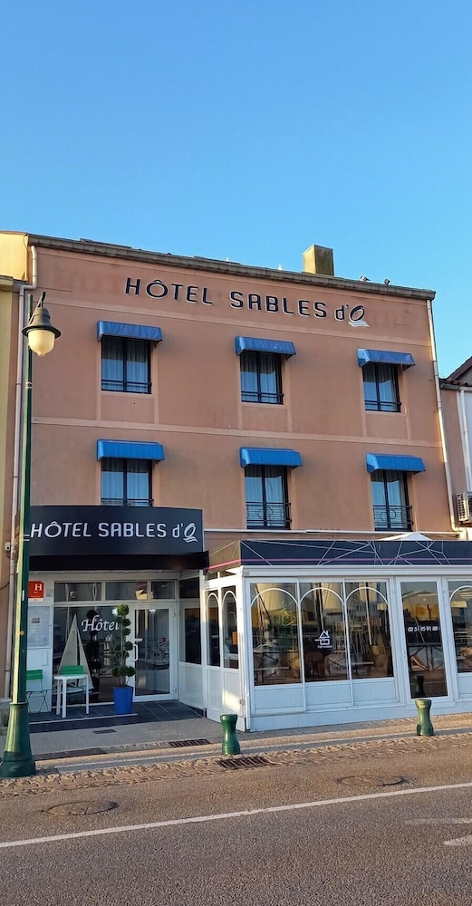 Hôtel Sables D’o Et Son Restaurant Le 16 Bis in Les Sables-D'olonne, France