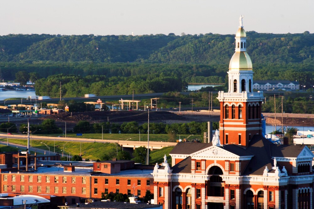 Holiday Inn Dubuque Galena by IHG - photo 64