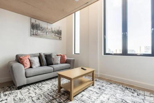 Two Bedrooms Exquisite En Suite Apartment Deansgate — 4-Star Luxury Hotel in Manchester, United Kingdom