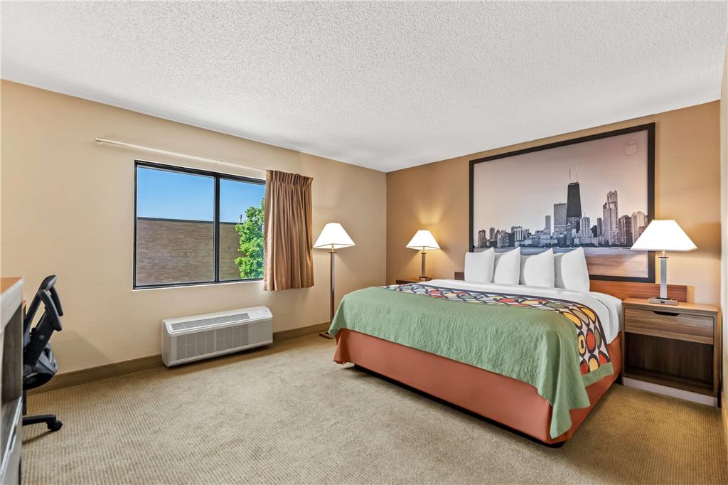 Super 8 by Wyndham Elgin - photo 23