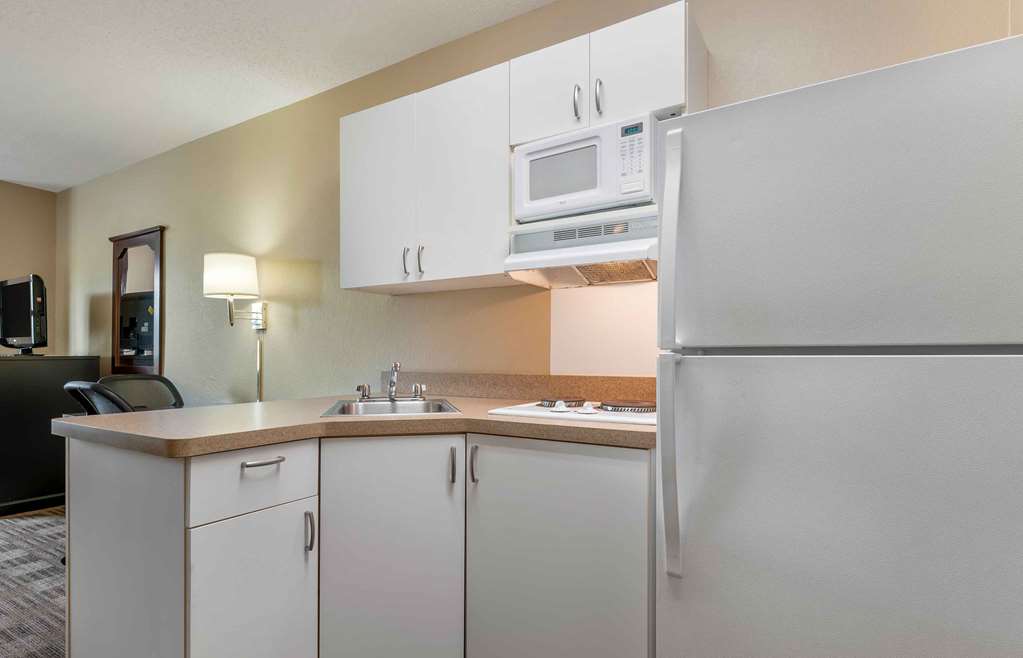 Extended Stay America Suites Bloomington Normal - photo 13