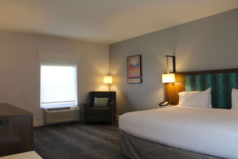 Hampton Inn & Suites Sarasota Bradenton Airport FL - photo 18