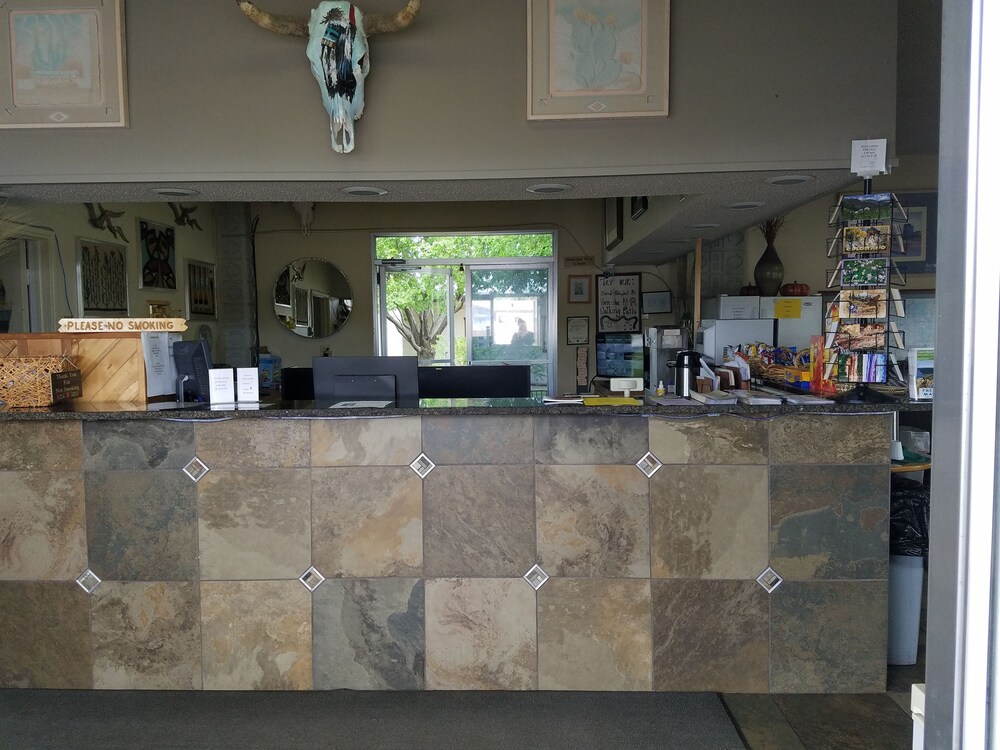 American Holiday Mesa Verde Inn - photo 2