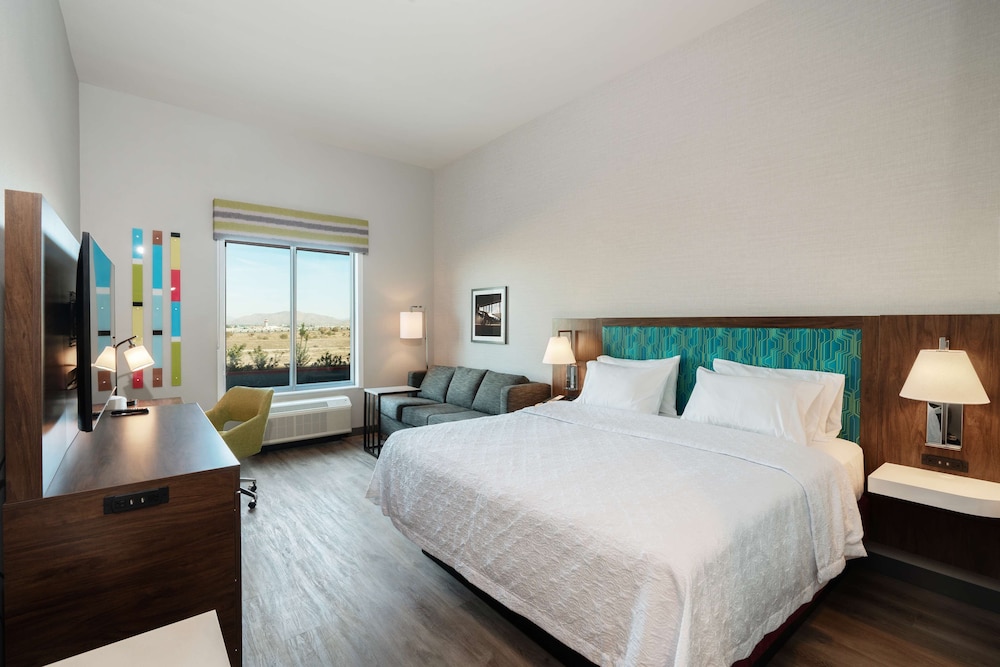Hampton Inn Riverside March Air Force Base - photo 9