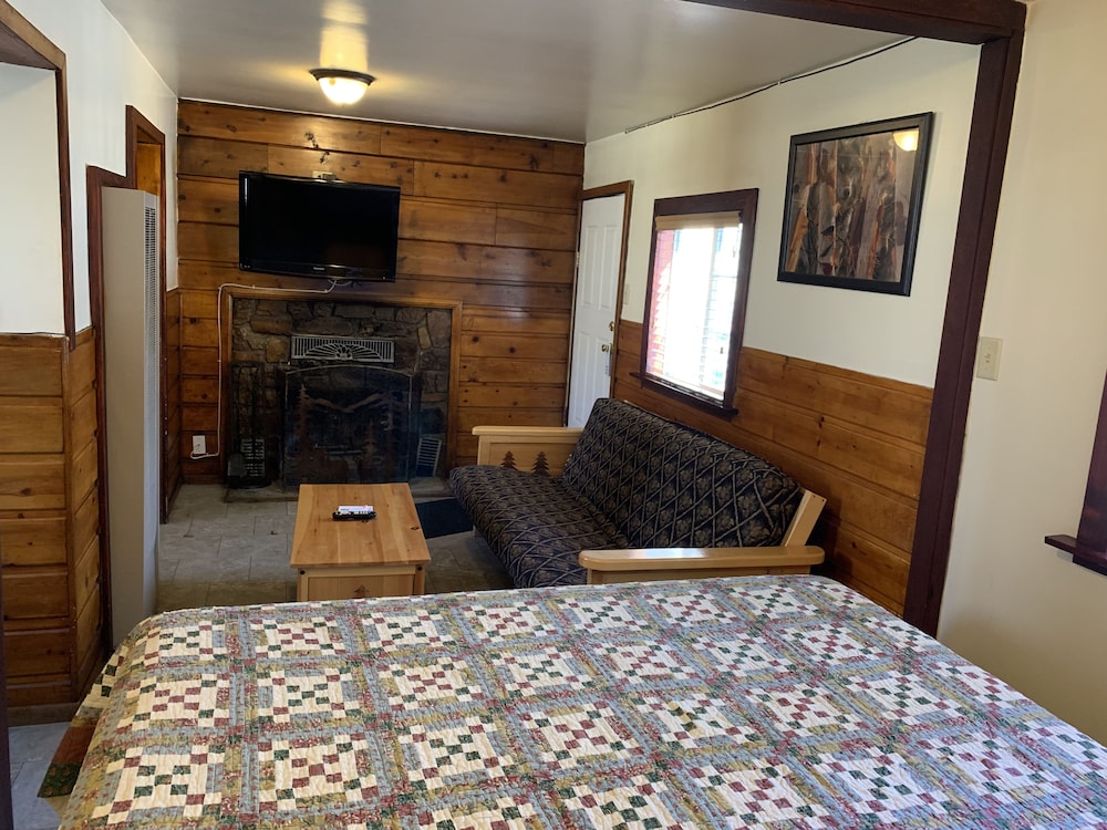 Sessions Retreat & Hotel - photo 20