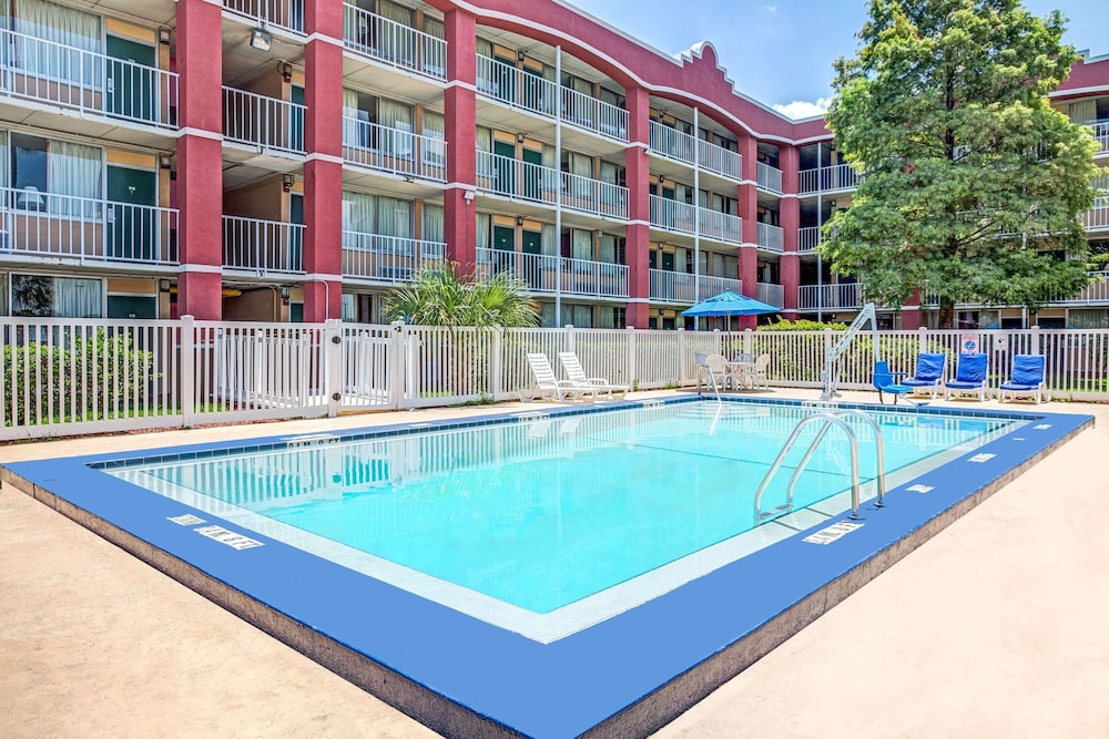 Days Inn by Wyndham York Alabama - photo 29