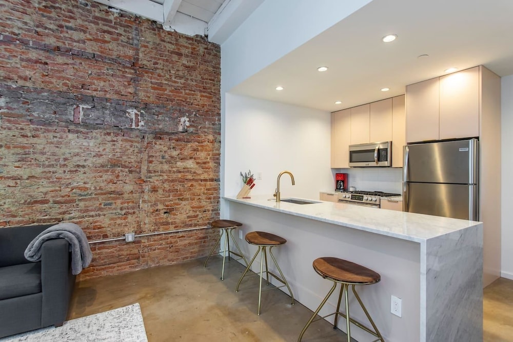 Steps From Jefferson New Boutique Building Center City in Philadelphia, United States