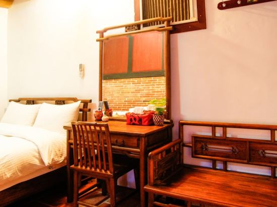 House and house under the ancient house — hotel near Kinmen Airport