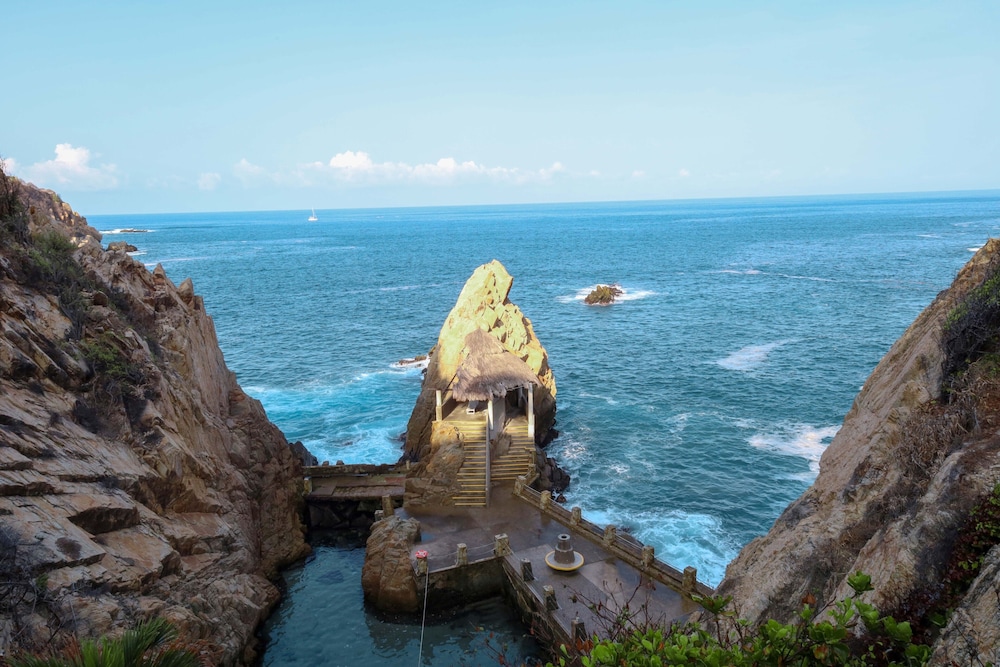 Natural pool