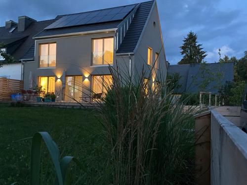 Das Lavendelhaus Weißenstadt Unser modernes und gemütliches Ferienhaus im Fichtelgebirge — hotel in Weissenstadt