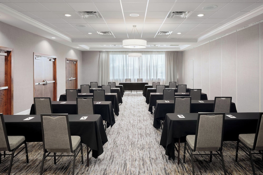 Sheraton Louisville Riverside by Marriott - photo 32