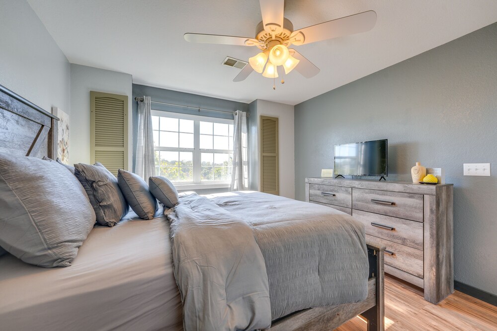 Vibrant Holiday Hills Resort Condo w Balcony - photo 24