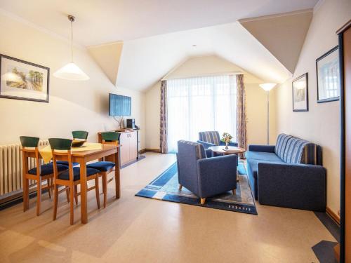 Dünenpark Binz Komfort Ferienwohnung mit 1 Schlafzimmer und Balkon im Dachgeschoss 124 — 4-Star Luxury Hotel in Ostseebad Binz, Germany