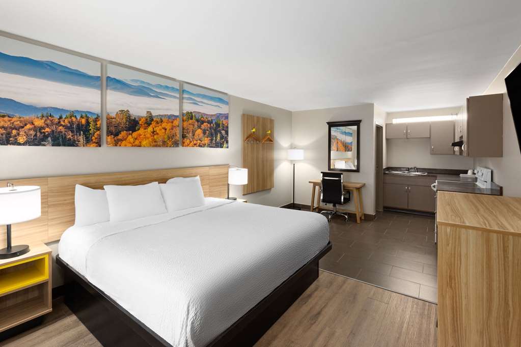 Days Inn by Wyndham Clarksville North - photo 9