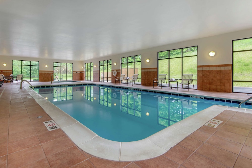 Hampton Inn Meadville - photo 42