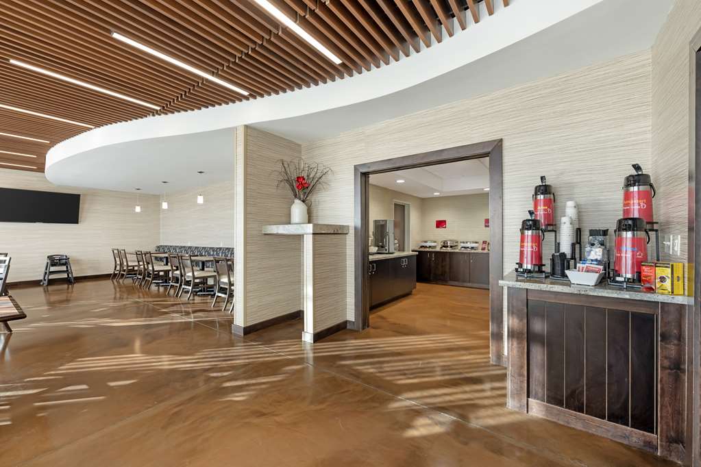 Best Western Plus Lakeview Hotel - photo 47