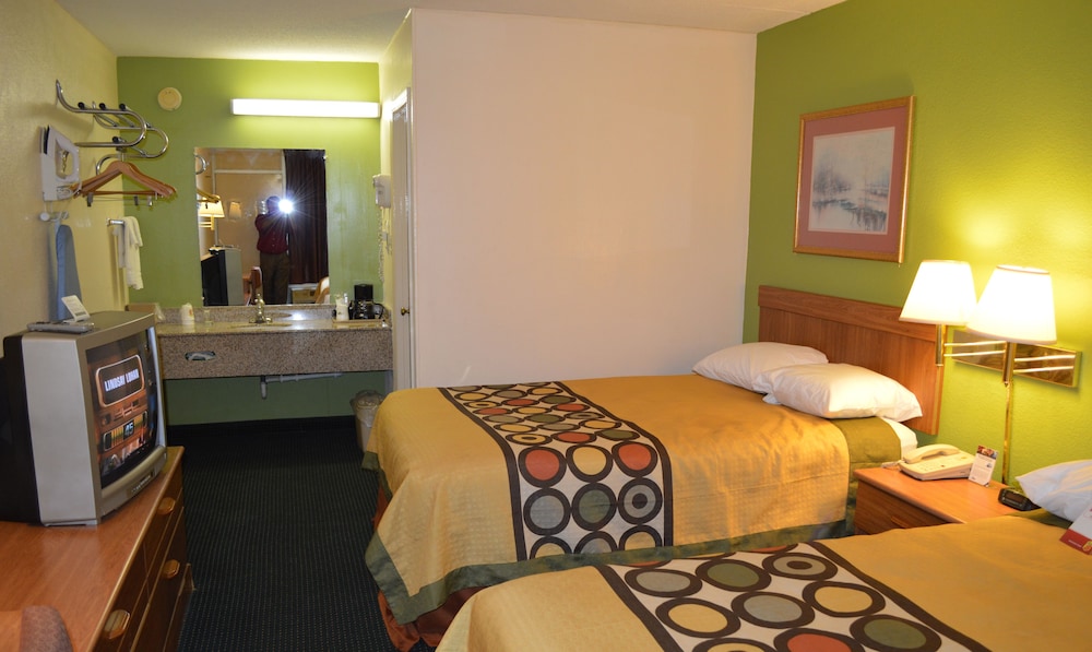 Super 8 by Wyndham Tifton - photo 10