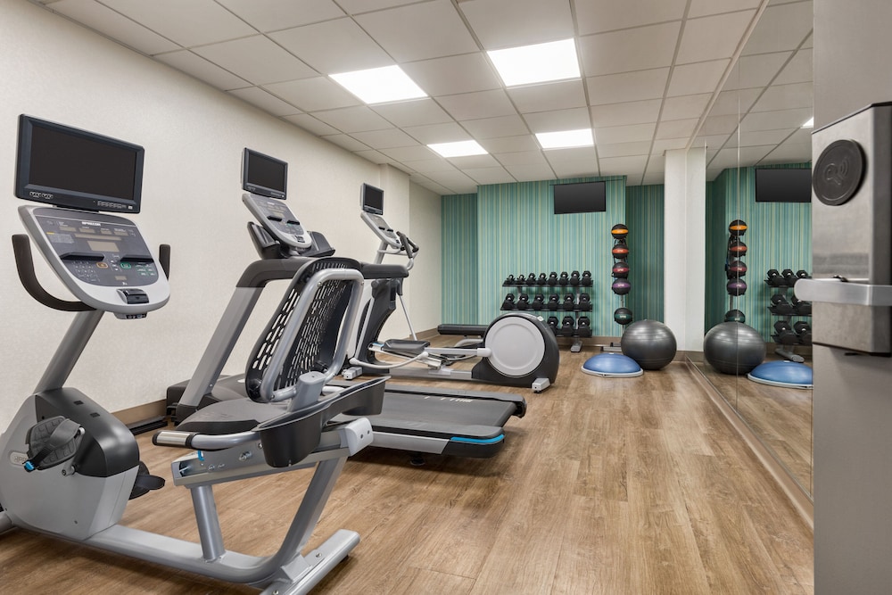 Holiday Inn Express & Suites Greenville Downtown by IHG - photo 28
