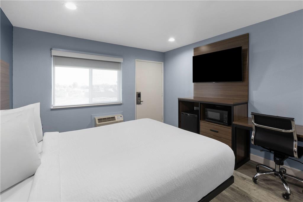 Days Inn by Wyndham Arroyo Grande Pismo Beach - photo 14