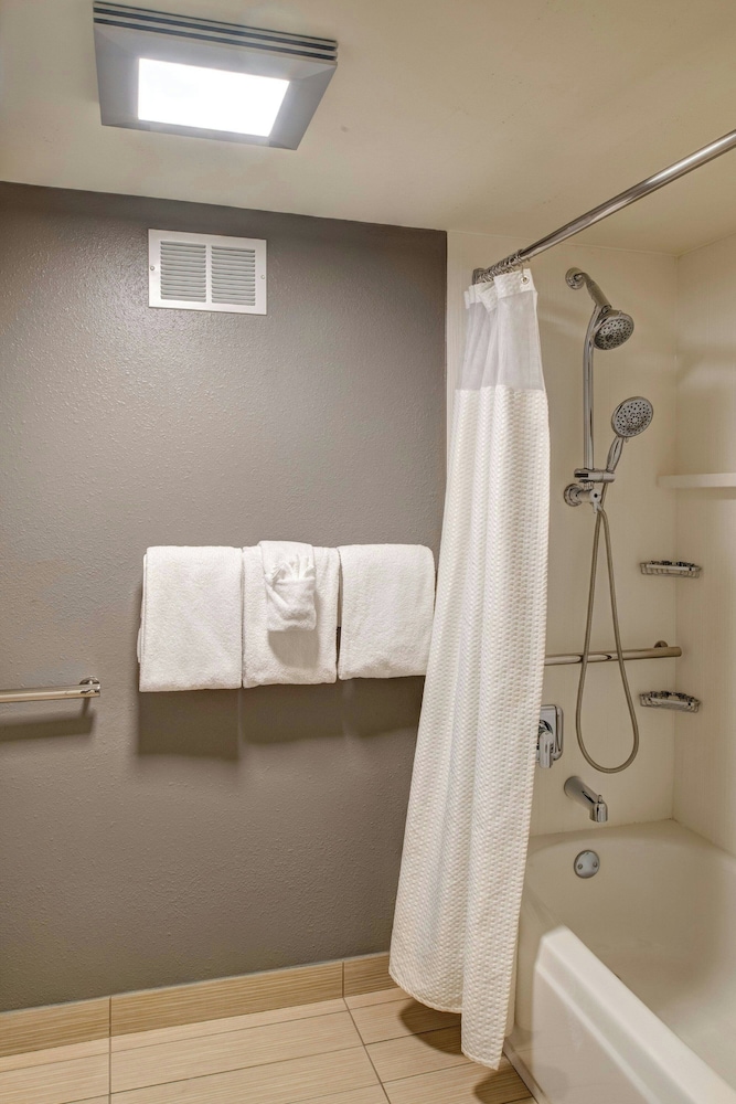 Courtyard by Marriott Columbia Northeast Fort Jackson Area - photo 39