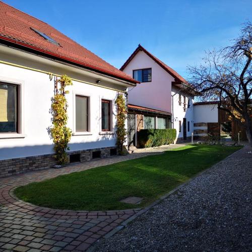 Neustadt Villa — 4-Star Luxury Hotel in Brasov, Romania