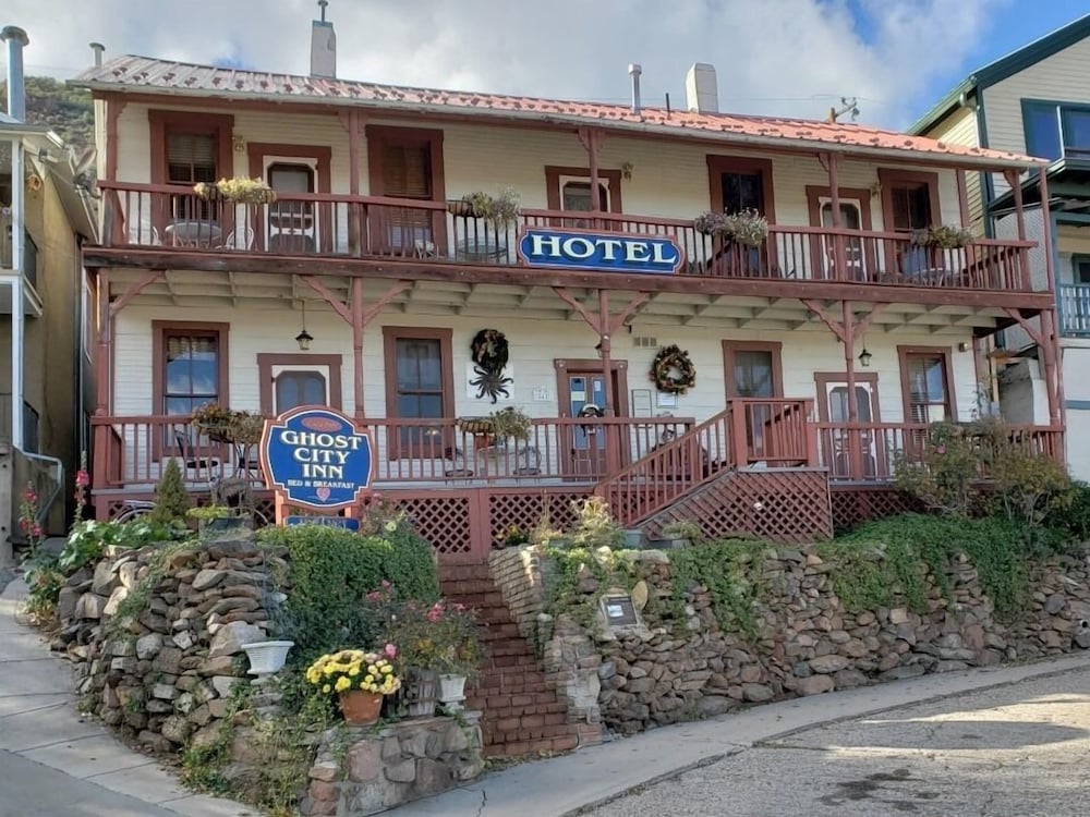 Ghost City Inn - carbon neutral hotel in Jerome