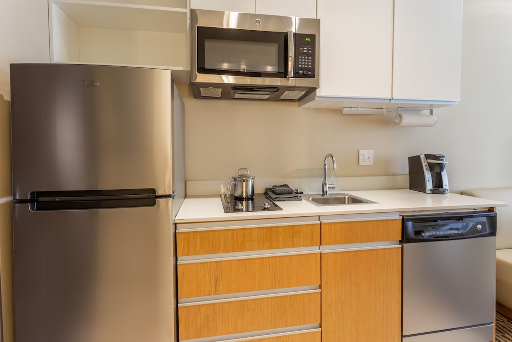 Candlewood Suites Fargo South Medical Center by IHG - photo 13