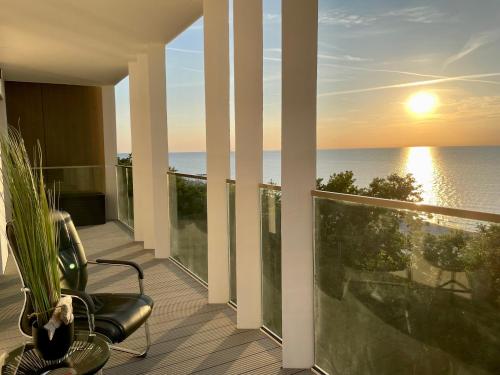 Perlowa Przystan Apartamenty KOMFORT widok na morze parking — 4-Star Luxury Hotel in Ustronie Morskie, Poland