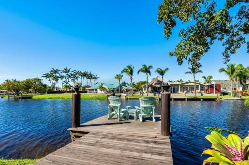 VacationSunwind Delray home Water Front Pool Dock near Beach — 4-Star Luxury Hotel in Delray Beach, United States