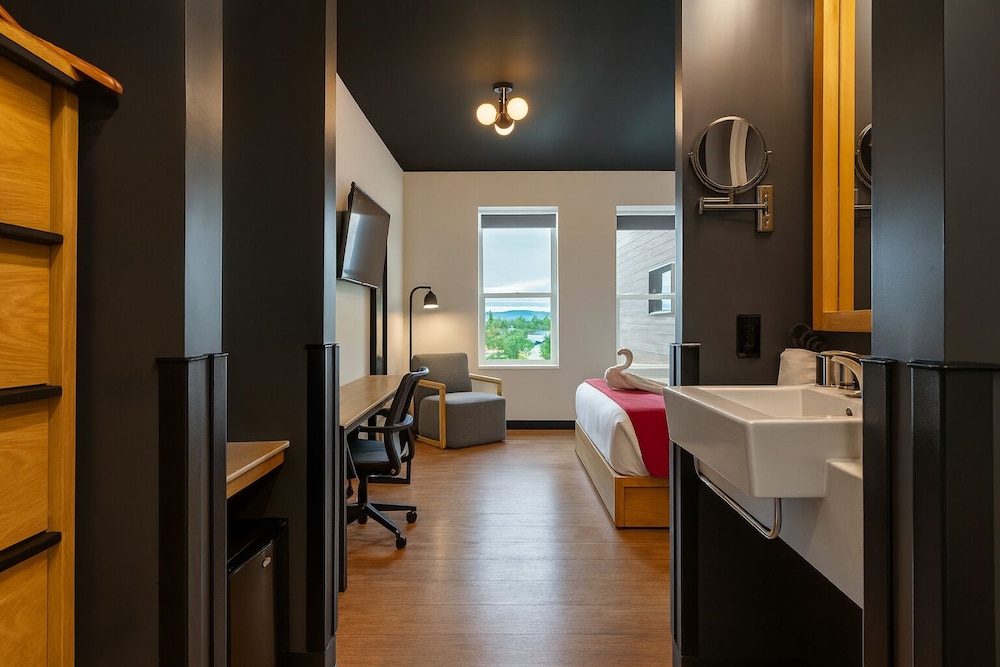 Raven Inn Whitehorse in Whitehorse, Canada