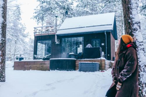 Brendis ‘Virš Ąžuolų’ Forest Spa Free Jacuzzi in Unknown City, Lithuania