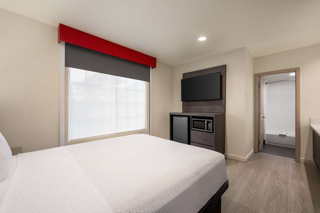 Ramada by Wyndham Anaheim Convention Center - photo 38