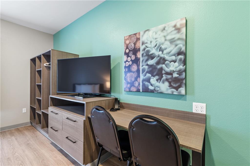 ECHO Suites Extended Stay by Wyndham Houston Katy West - photo 6