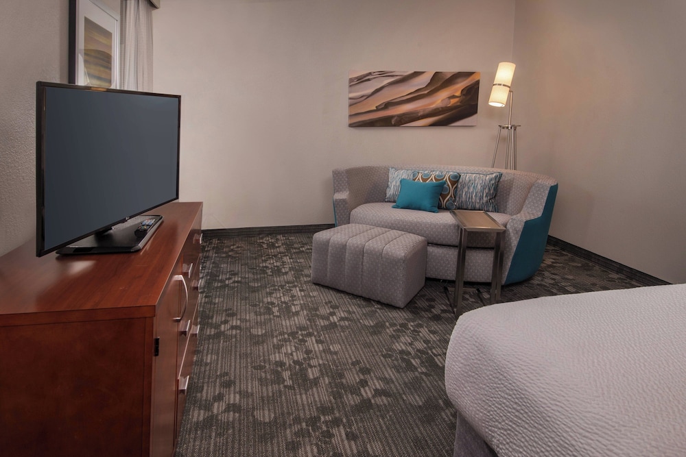 Courtyard by Marriott Dulles Town Center - photo 5