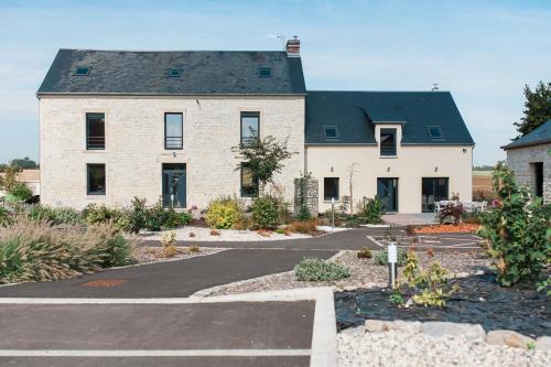 Le Coq - carbon neutral hotel in Unknown City