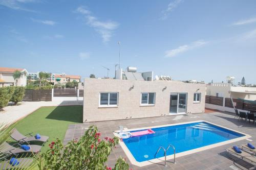 Broadway Villas