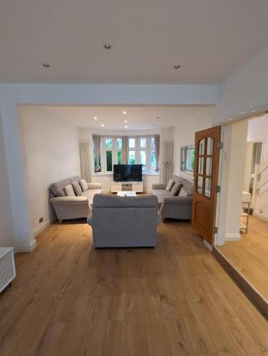 Large 6 Bedroom house in Hendon — 4-Star Luxury Hotel in Hendon, United Kingdom